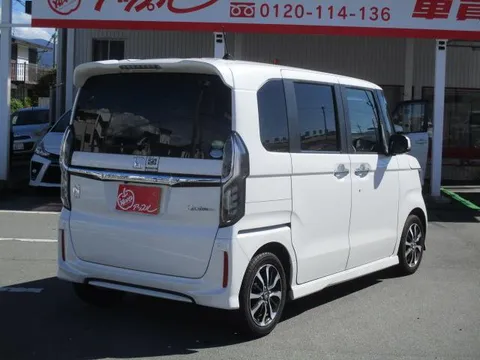 Honda N-BOX Custom