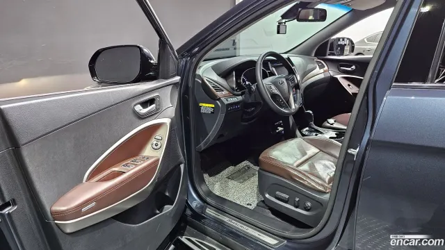 Hyundai Grand Santa Fe (Maxcruz)