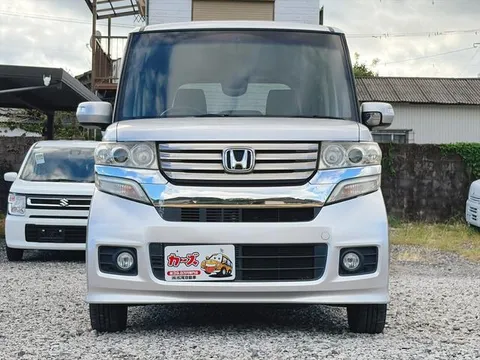 Honda N-BOX Custom