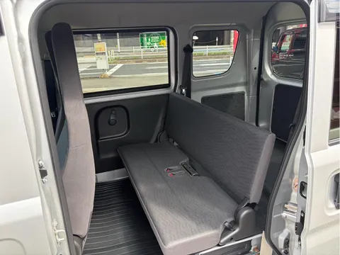 Nissan Clipper Van