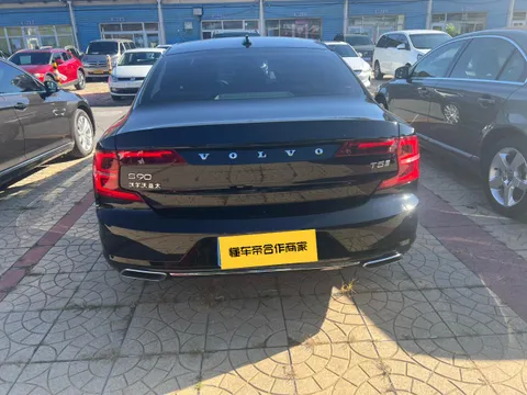 Volvo S90