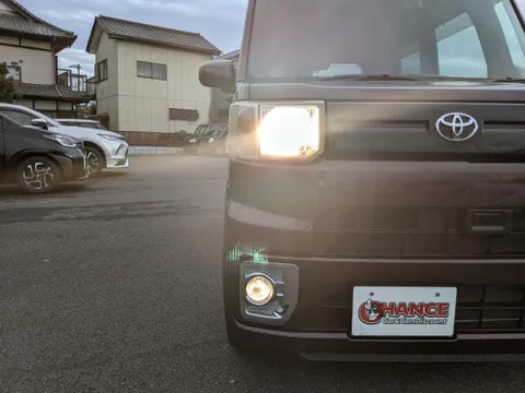 Toyota Pixis Mega