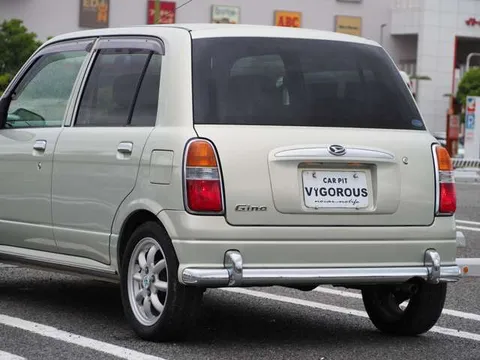 Daihatsu Mira Gino