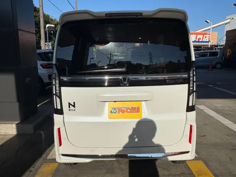 Honda N-BOX Custom