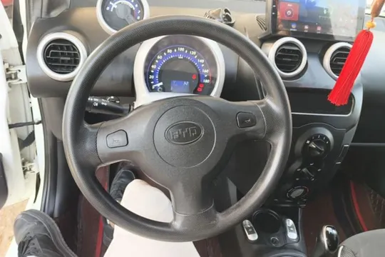BYD F0