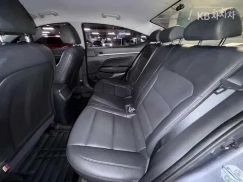 Hyundai Elantra (Avante)
