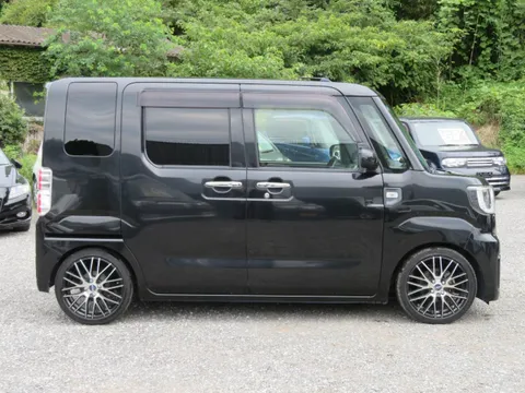 Toyota Pixis Mega