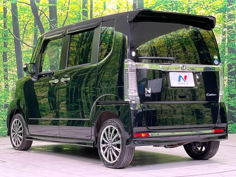 Honda N-BOX Custom
