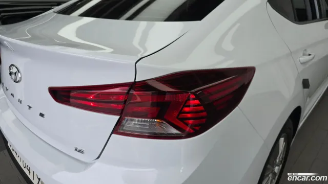 Hyundai Elantra (Avante)