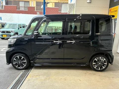 Suzuki Spacia Custom