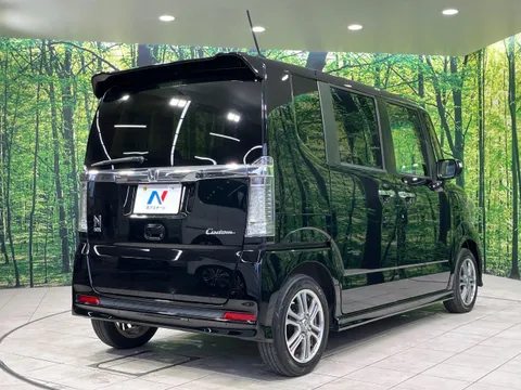 Honda N-BOX Custom