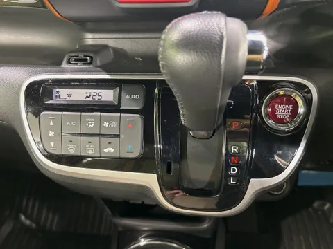 Honda N-BOX Slash