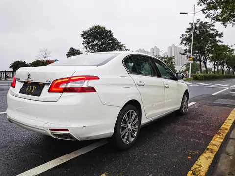 Peugeot 408