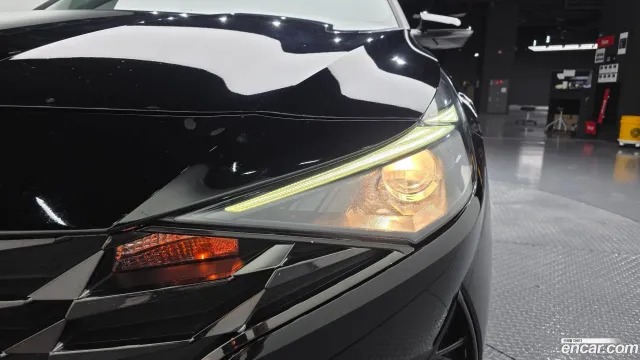 Hyundai Elantra (Avante)