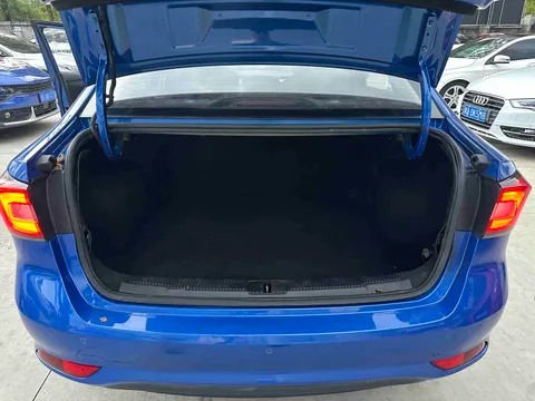 Roewe i5