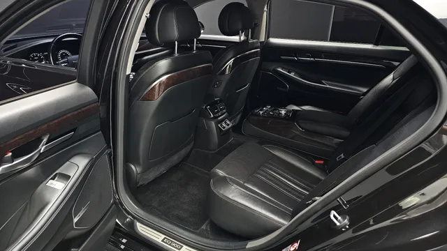 Genesis G90 (EQ900)