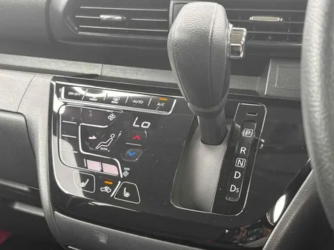 Mitsubishi eK X Space