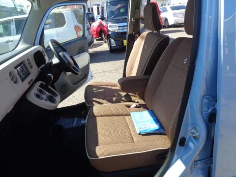 Daihatsu Mira Cocoa