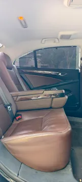 Hongqi H7