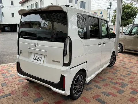 Honda N-BOX Custom
