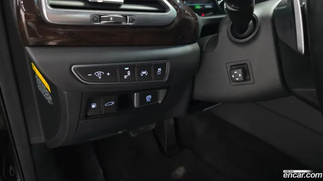 Genesis G90 (EQ900)