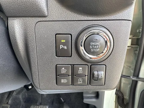 Daihatsu Mira Tocot