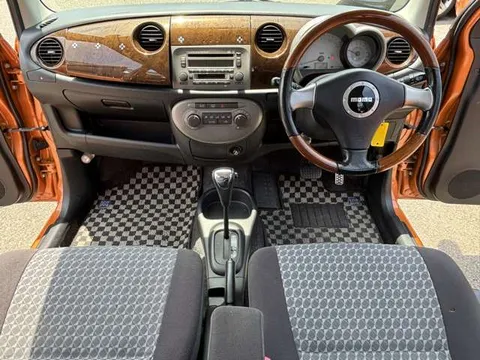 Daihatsu Mira Gino