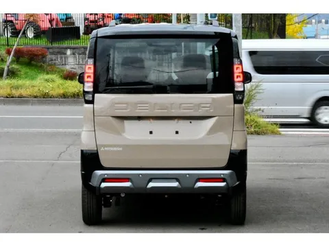 Mitsubishi Delica Mini