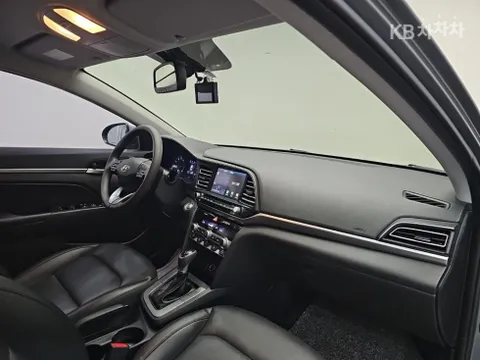 Hyundai Elantra (Avante)
