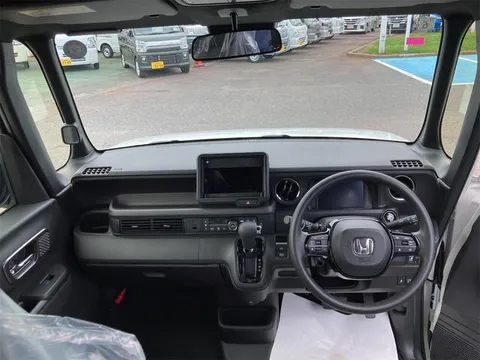 Honda N-BOX Custom