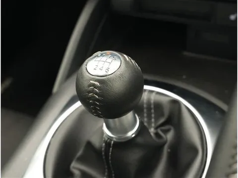 Mazda MX-5 (Roadster)