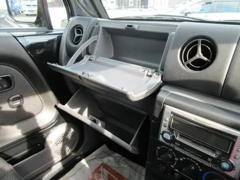 Daihatsu Naked