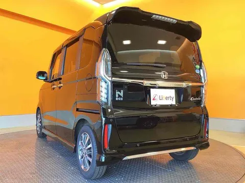 Honda N-BOX Custom
