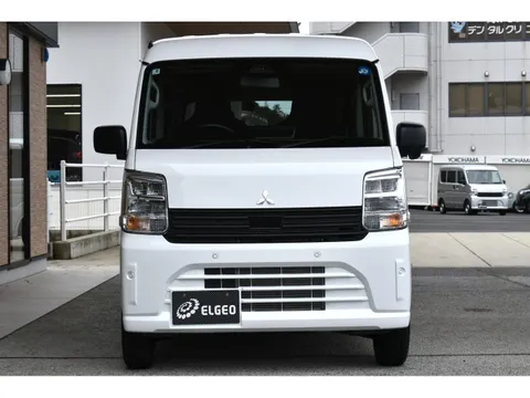 Mitsubishi Minicab Van