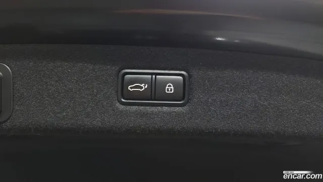 Genesis G90 (EQ900)