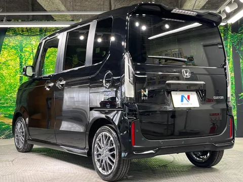 Honda N-BOX Custom
