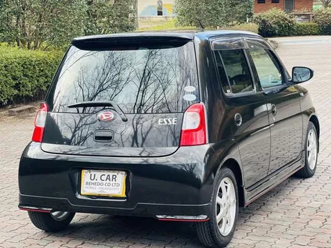 Daihatsu Esse