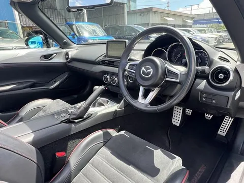 Mazda MX-5 (Roadster)