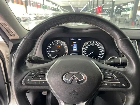 Infiniti Q50L