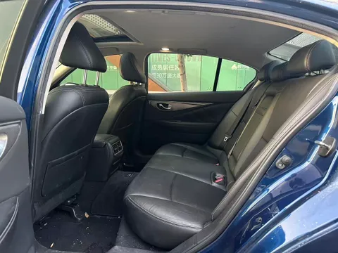 Infiniti Q50L