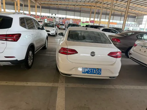 Volkswagen Lamando