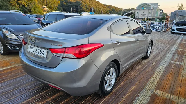 Hyundai Elantra (Avante)