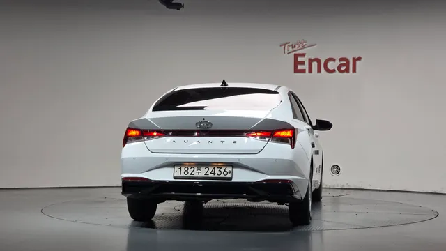 Hyundai Elantra (Avante)