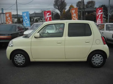 Daihatsu Esse