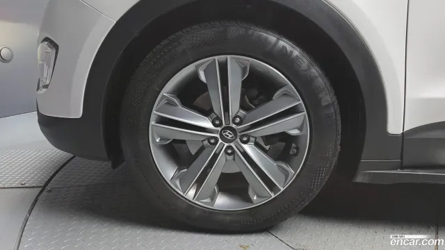Hyundai Grand Santa Fe (Maxcruz)