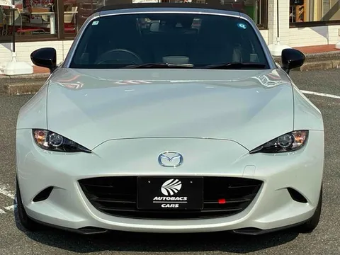 Mazda MX-5 (Roadster)