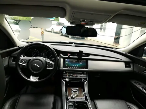 Jaguar XFL