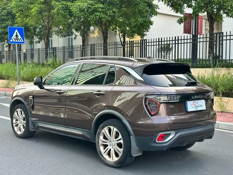 Lynk & Co 01