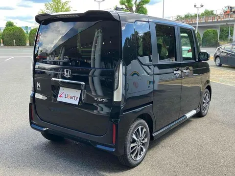 Honda N-BOX Custom