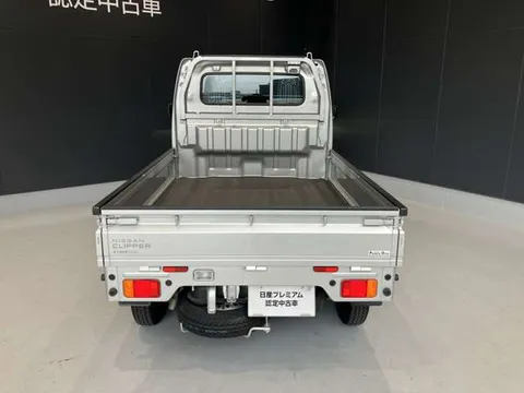 Nissan Clipper Truck